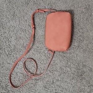 Universal threads salmon bag;small in size